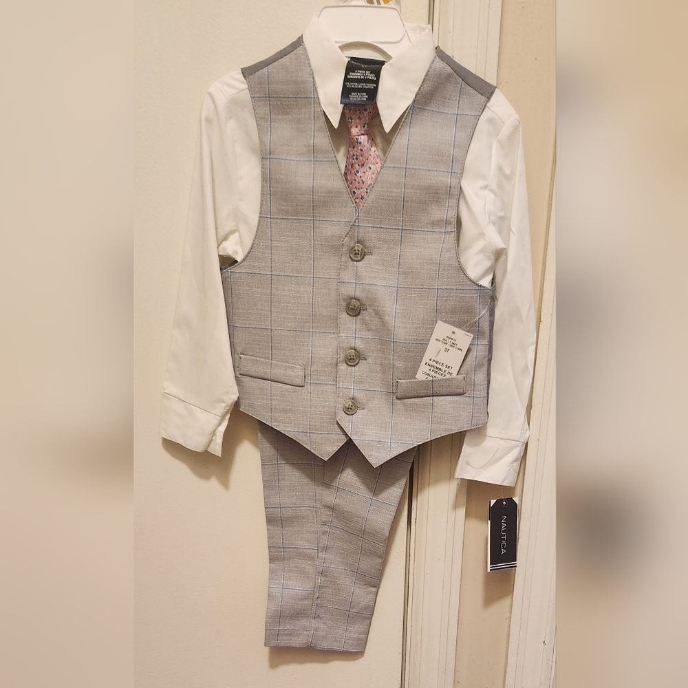 NAUTICA 4 PIECE SET FOR BOY ( Sz 5 )